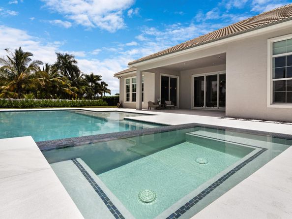 5202 S Sterling Ranch Circle, Davie FL 33314