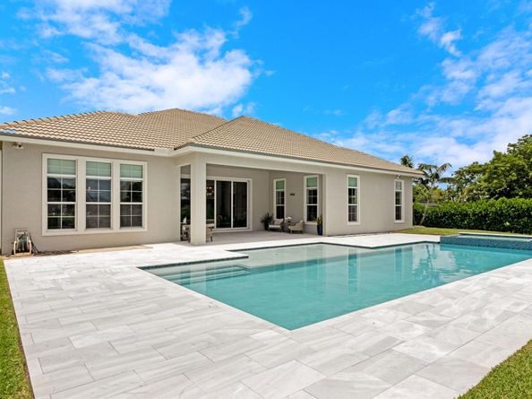 5202 S Sterling Ranch Circle, Davie FL 33314