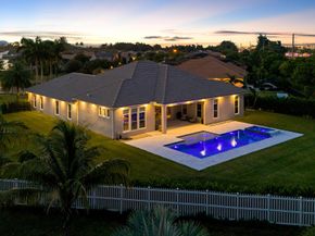 5202 S Sterling Ranch Circle, Davie FL 33314