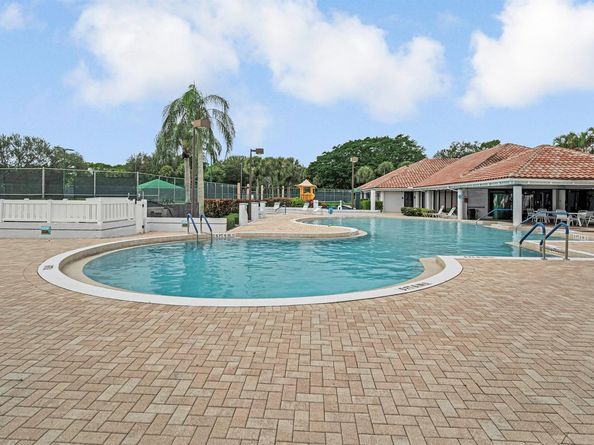 136 Caribe Court, Greenacres FL 33413