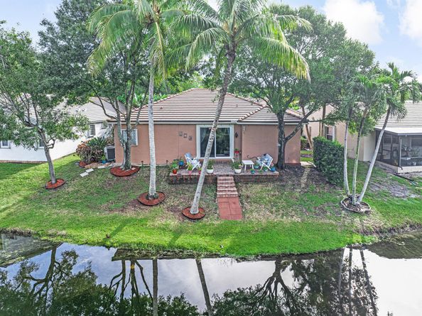 136 Caribe Court, Greenacres FL 33413