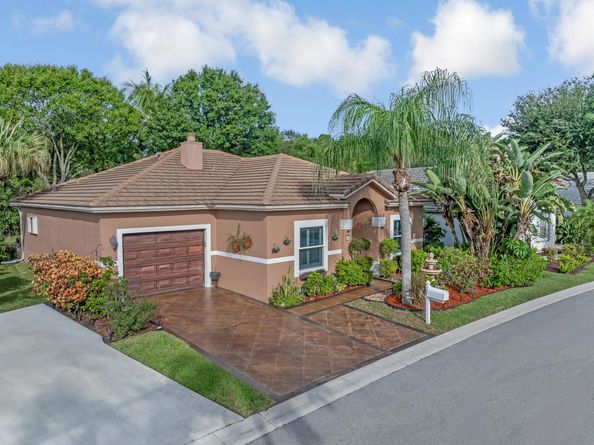 136 Caribe Court, Greenacres FL 33413
