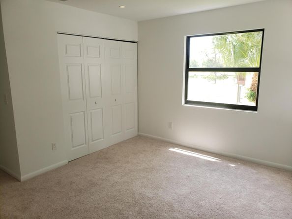 1210 Lakeview Drive E, Royal Palm Beach FL 33411