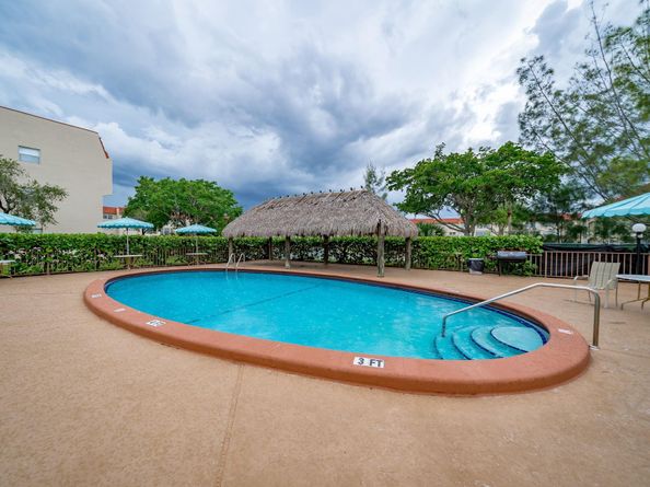 9660 Sunrise Lakes Blvd 306, Sunrise FL 33322
