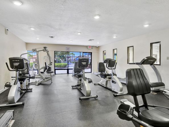 9660 Sunrise Lakes Blvd 306, Sunrise FL 33322