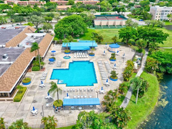 9660 Sunrise Lakes Blvd 306, Sunrise FL 33322
