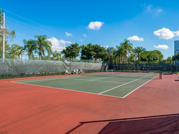 9660 Sunrise Lakes Blvd 306, Sunrise FL 33322