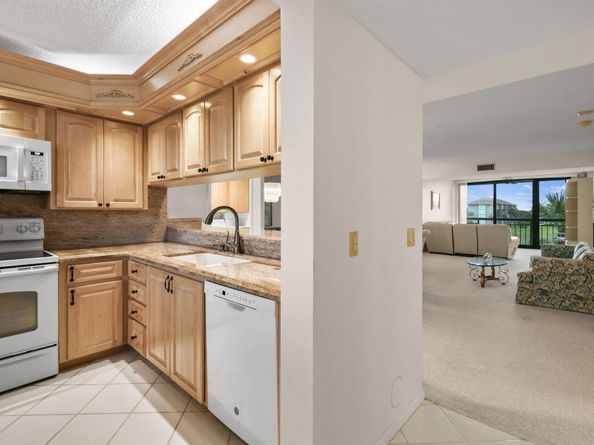 501 S Seas Drive 404, Jupiter FL 33477