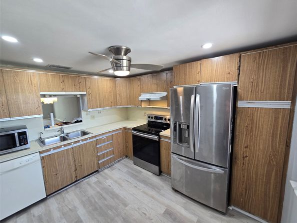 Undisclosed Address #FX-10528944, Coconut Creek FL 33066