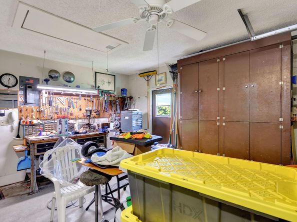10072 Ramblewood Dr, Coral Springs FL 33071
