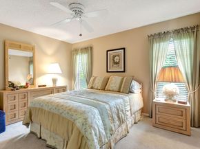 10072 Ramblewood Dr, Coral Springs FL 33071