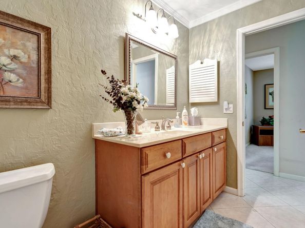 10072 Ramblewood Dr, Coral Springs FL 33071