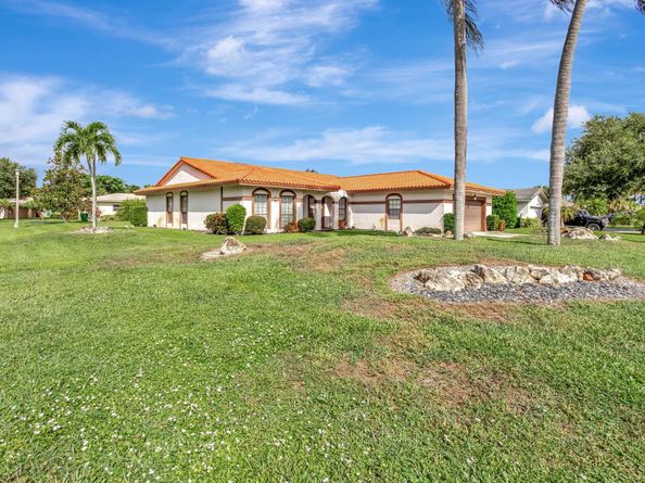 10072 Ramblewood Dr, Coral Springs FL 33071