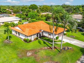 10072 Ramblewood Dr, Coral Springs FL 33071