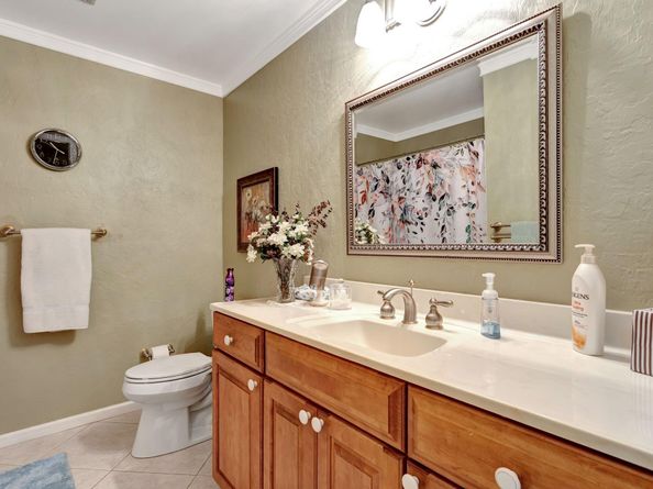 10072 Ramblewood Dr, Coral Springs FL 33071