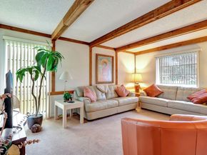 10072 Ramblewood Dr, Coral Springs FL 33071
