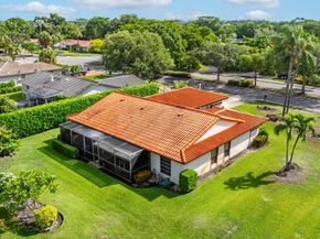 10072 Ramblewood Dr, Coral Springs FL 33071