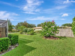 10072 Ramblewood Dr, Coral Springs FL 33071