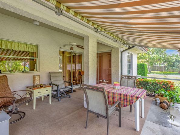 10072 Ramblewood Dr, Coral Springs FL 33071