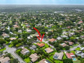10072 Ramblewood Dr, Coral Springs FL 33071