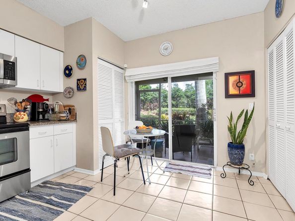 4 Key West Ct 4, Weston FL 33326