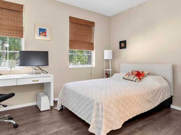 4 Key West Ct 4, Weston FL 33326