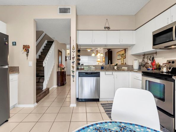 4 Key West Ct 4, Weston FL 33326