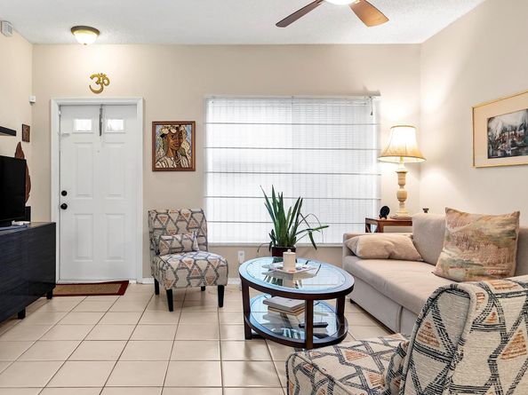4 Key West Ct 4, Weston FL 33326