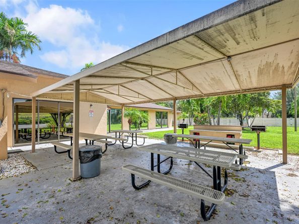 4570 NW 18th Ave 604, Deerfield Beach FL 33064