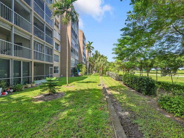 4570 NW 18th Ave 604, Deerfield Beach FL 33064