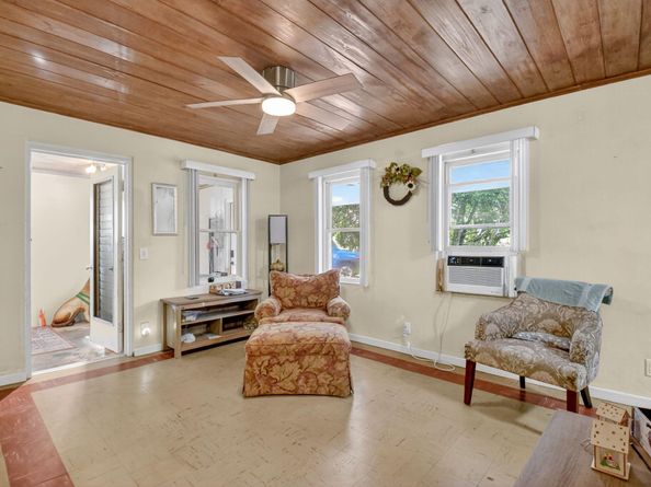 3582 Davis Road, Palm Springs FL 33461