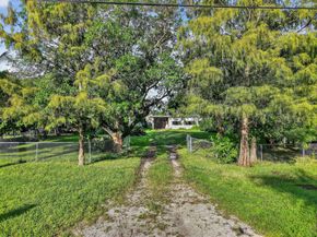 3582 Davis Road, Palm Springs FL 33461