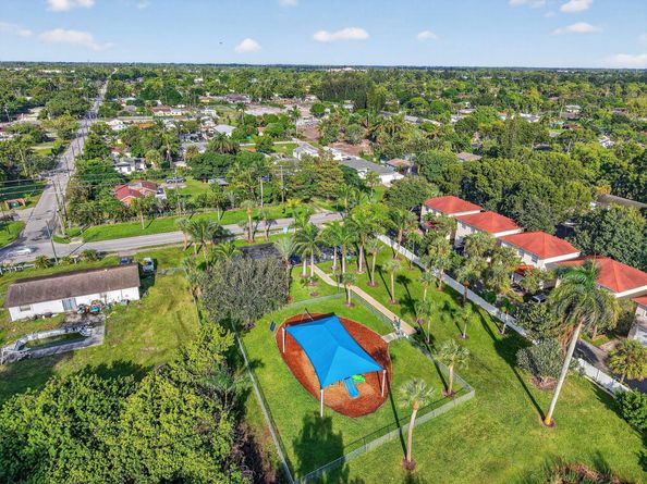 3582 Davis Road, Palm Springs FL 33461