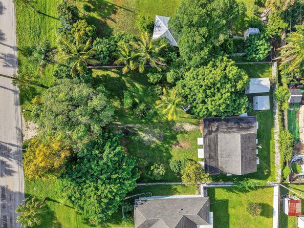 3582 Davis Road, Palm Springs FL 33461