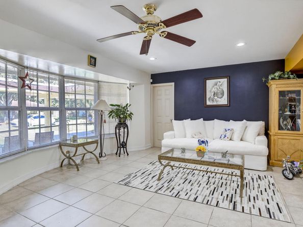 202 SW 52nd Avenue, Plantation FL 33317