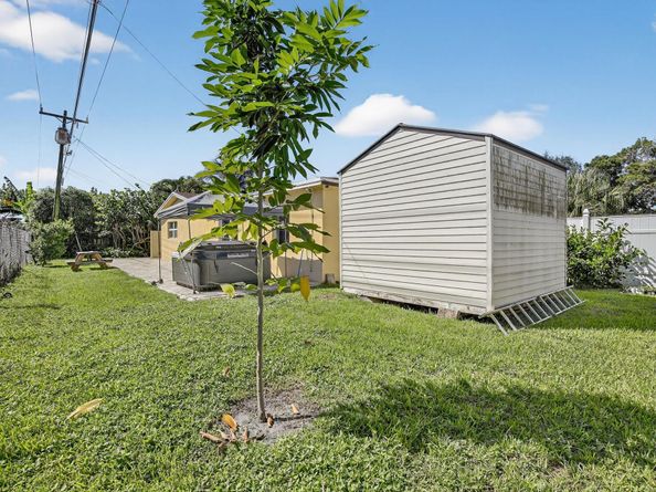 202 SW 52nd Avenue, Plantation FL 33317
