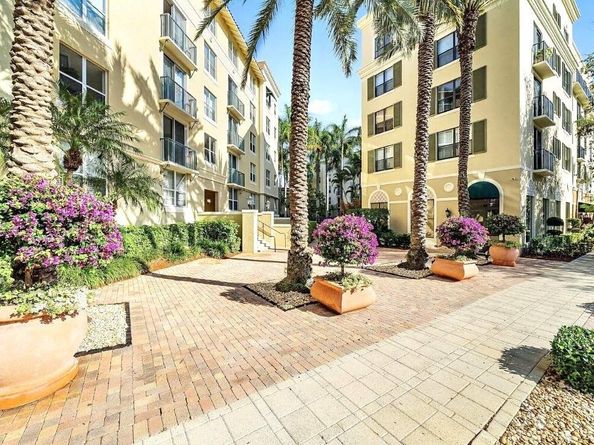 630 S Sapodilla Avenue 308, West Palm Beach FL 33401