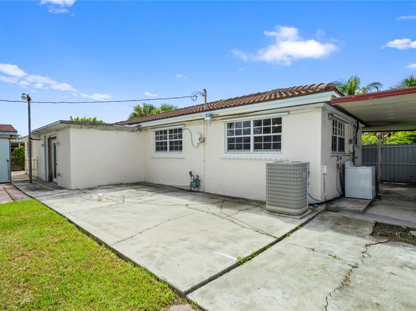 4331 NW 185 st, Miami Gardens FL 33055