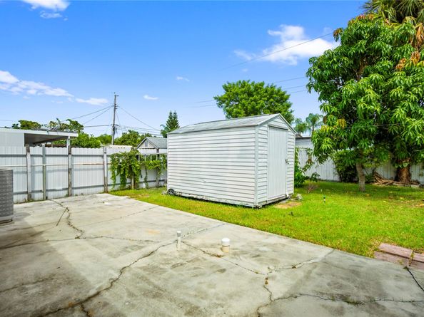 4331 NW 185 st, Miami Gardens FL 33055