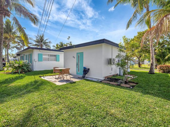 325 De Carie Street, Delray Beach FL 33444