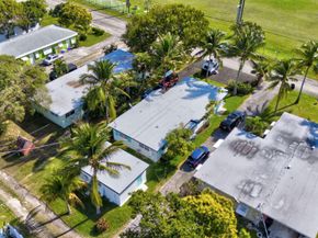 325 De Carie Street, Delray Beach FL 33444