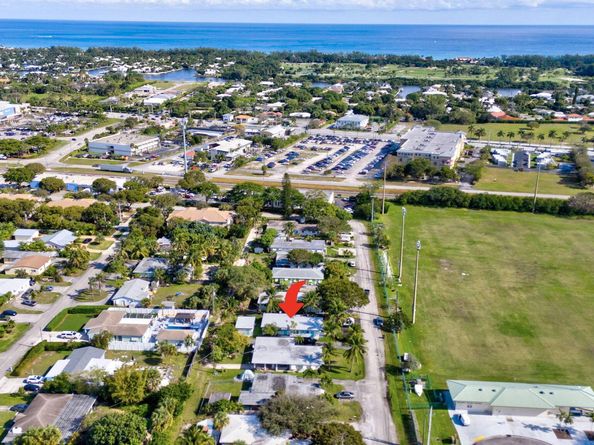 325 De Carie Street, Delray Beach FL 33444