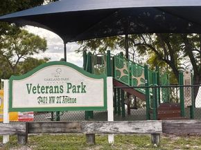 1951 NW 36th St, Oakland Park FL 33309