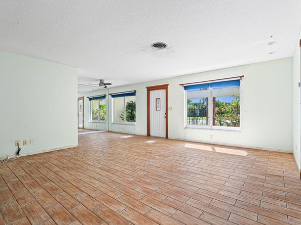 1951 NW 36th St, Fort Lauderdale FL 33309