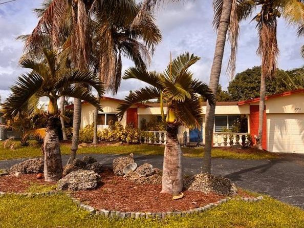 1951 NW 36th St, Oakland Park FL 33309