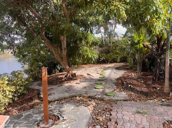 1951 NW 36th St, Oakland Park FL 33309