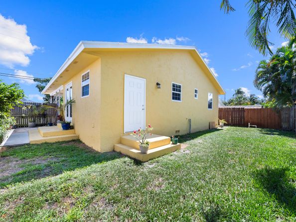 1853 Holman Drive, Juno Beach FL 33408