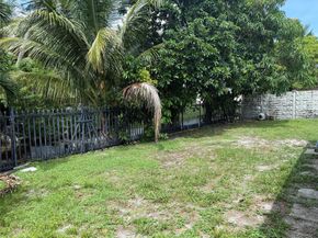 8121 SW 8th St, North Lauderdale FL 33068