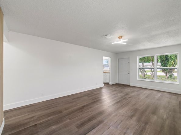 2961 NW 26th Street NW, Oakland Park FL 33311