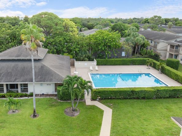 1758 Abbey Road 201, West Palm Beach FL 33415